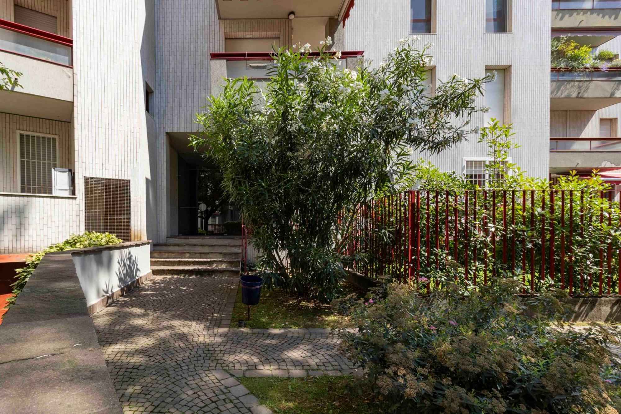 Bright House - Carozzi Apartments - Milan — Photos 2